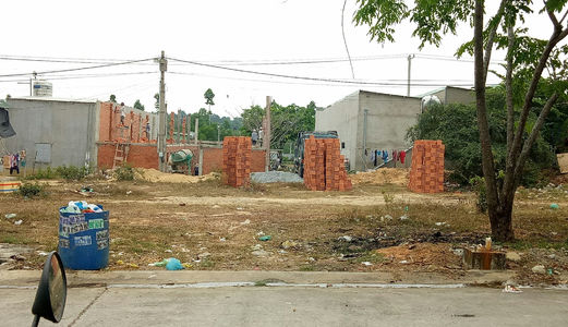 Cần Tiền Cho Con Du Học Bán Gấp 24PTrọ Và 600m2 Đất Mặt Tiền Chợ & KCN