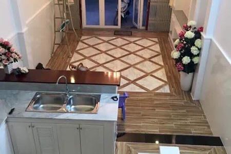 Cho Thuê Nhà Mới , Có Sẵn Máy Lạnh , Mặt Tiền Đường Trần Quang Khải , Giá 10 Triệu