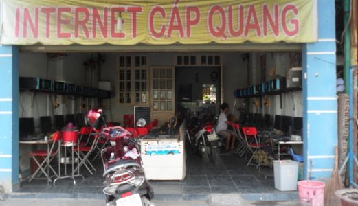 Cho Thuê Nhà Trệt , Chiều Ngang Trên 5m , Trống Suốt, Mặt Tiền Đường Võ Văn Kiệt