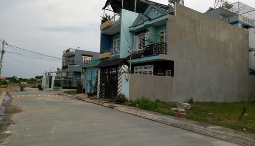 Bán Nhà 1 Trệt 1 Lầu Ngay Ngã Tư Hóc Môn.