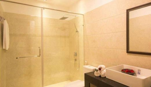 Bán Nhà Phân Lô Hoàng Quốc Việt 64m2, 6 Tầng, MT 8m, 9,9 Tỷ, Gara