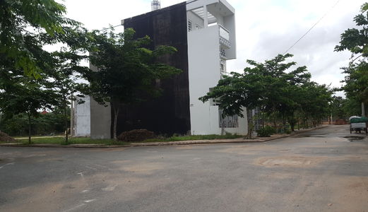 Siêu Rẻ. Lô Góc 125M2. Chỉ 1 Tỷ 480 Tr. Mặt Tiền Dự Phóng Ích Thạch. Quận 9. Tphcm