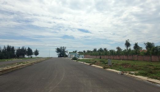 Công Tác Nước Ngoài Bán Lại Lô Góc Đường Trường Sa Cách Biển 250M 