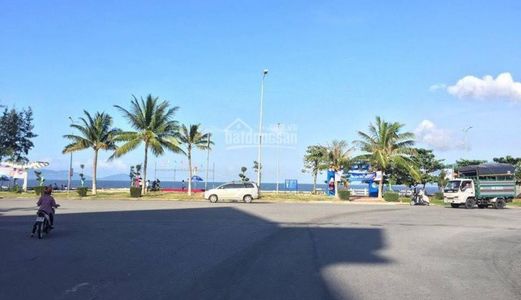 Bán Đất Gần Bệnh Viện Đối Diện Là Trung Tâm Hành Chính Quận Ra Biển 850M.