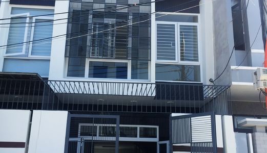 Bán Nhà 3 Tầng Mới 100% Đặng Huy Tá Cách Biển 500M