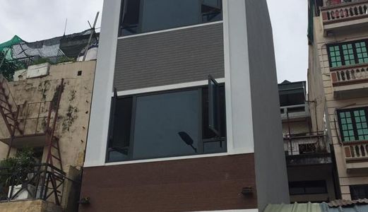 Bán Nhà Phân Lô Lạc Long Quân 42m2, 4 Tầng, Mt 4m, 5,6 Tỷ, Ô Tô Vào Nhà