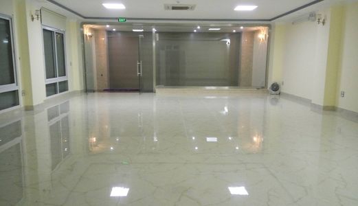 Chính Chủ Cho Thuê Tầng 1 Tòa Nhà Văn Phòng Quận Đống Đa, Đối Diện Bv Bạch Mai, Giá Cực Rẻ