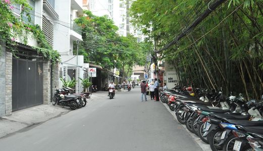 Cần Bán Căn Hộ Dịch Vụ Đường Bùi Thị Xuân, Q.1, Xây 4 Lầu, Hđ 120 Triệu/ Tháng