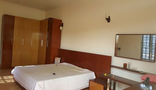 Bán Nhà Hào Nam 35,5m2, 4 T, Mt 3.8, 3.5 Tỷ Ngõ Thông, Thoáng, Gần