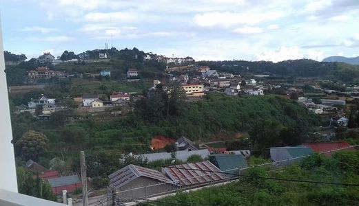 Cần Bán 08 Căn Nhà Mới Xây Dựng, Thiết Kế Hiện Đại, View Đồi Núi Thơ Mộng Tại Tp. Đà Lạt 