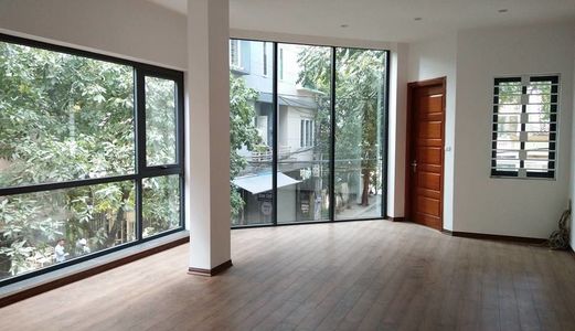 Bán Nhà Mặt Phố Ven Hồ Trúc Bạch, Ba Đình 56M2 X5 Tầng, Mt 6.6M. 15.6 Tỷ