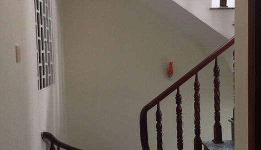 Nhà Mt Đường Số 9, 1 Trệt 2 Lầu Có Sân Đậu Xe Hơi, Dt Đất 70M2, Giáp Ranh Khu Đô Thị Vạn Phúc