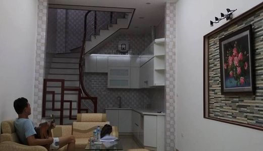 Nhà Đẹp Phân Lô ,kinh Doanh, Phố Nguyên Hồng ,Dt52m2, Mặt Tiền 4m, Hạ Chào 9.3 Tỷ.