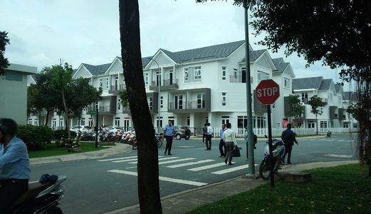 Nhà Phố Bưng Ông Thoàn Ngay Trung Tâm Quận 9