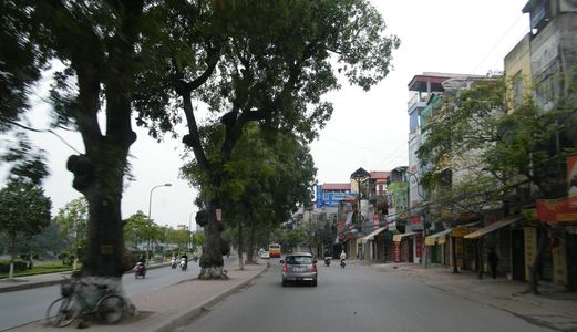 Bán Nhà Còn Mới Gần Mặt Phố Đường Láng Giá 3,7 Tỷ.