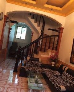 Bán Nhà Tân Mai, Hoàng Mai 32M2 X4 Tầng Đẹp, Ngõ Thoáng. 2 Tỷ.