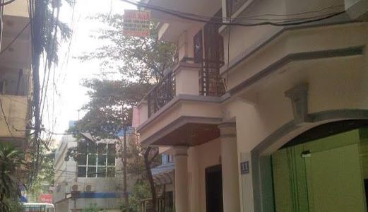 Ngõ Ôtô - Kinh Doanh - Hai Bà Trưng - Tầm Tiền Nhỏ Trương Định Dt 43M2. 3 Tầng. Mt 4.2M. Giá 3,3 Tỷ
