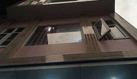 Bán Gấp Nhà Siêu Đẹp 5 Tầng Chỉ 40M Đến Mặt Phố Yên Lãng, Giá Chỉ 3,8 Tỷ.