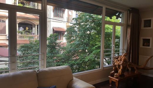 Bán Biệt Thự Lạc Long Quân 100M2 X 5 Tầng Hiện Đại, Mt 7.5M, Ngõ  Ô Tô Tránh,13.5 Tỷ.