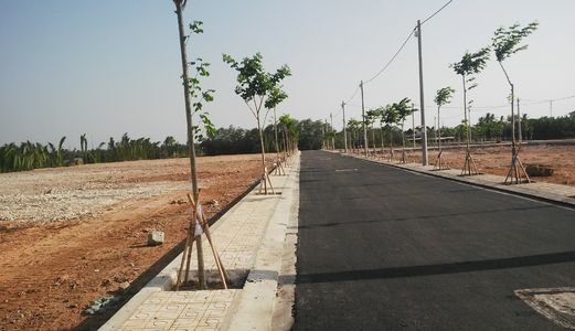 Gđình Mình Sang Nhật Nên Bán Gấp Lô Đất 500m2=350 Tr  Đối Diện Chợ, Tiện Kd Buôn Bán