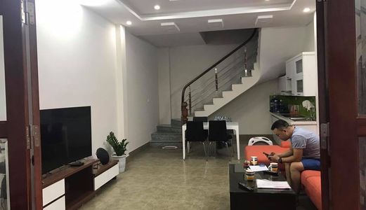 Nhà Cầu Giấy 52 M2 - Ngõ Rộng, Mới, 4.25 Tỷ