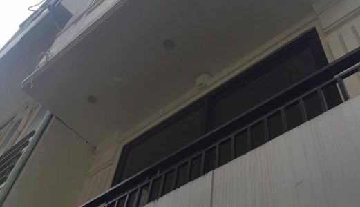 Bán Nhà Tôn Thất Tùng, Đất Phân Lô, Ô Tô Đổ Cửa, Dt 40M2,5 Tầng, Giá 4,45 Tỷ.