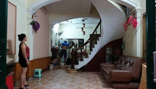 Hào Nam, Đống Đa, 70m2, Ngõ Rộng Gần Mặt Phố 4.85 Tỷ