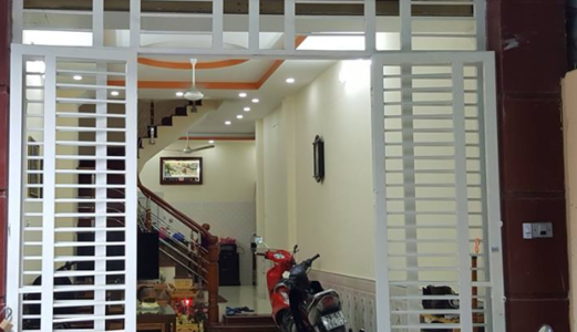 Bán Nhà Phân Lô, Rộng, 4 Tầng Đẹp Gần Ngã Tư Sở, 3.2 Tỷ