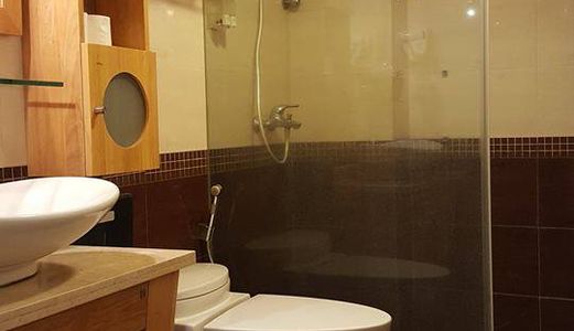 Bán Nhà Lạc Long Quân Kd Đỉnh 63M2 7 Tầng, Mt 7.1 Giá 9.8Ty.