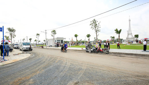 Cần Nhượng Gấp Lô D1 Đối Diện Hồ Sinh Thái Và Phố Đi Bộ, Dt 8x20, Đã Có Sổ Hồng, Lh 0948 774 114