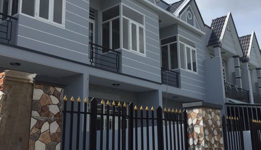 Bán Nhà Sổ Riêng Giá Rẻ Cách Ubnd Xã Hưng Long 1Km, Hương Lộ 11