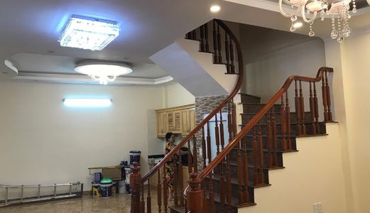 Bán Nhà Đẹp Phân Lô, Ô Tô Vào Được ,vị Trí Cực Đỉnh Khu Tôn Thất Tùng 40M2*5 Tầng 4,45 Tỷ