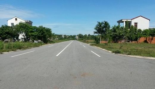 Cần Tiền Gấp Sang Lỗ Miếng Đất 300M2 Giá 700 Triệu,Vị Trí Đẹp,Dân Cư Đông.