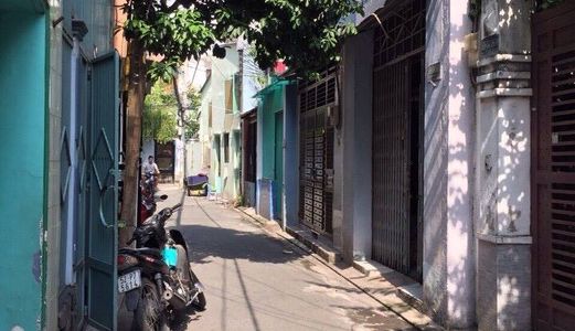 Bán Nhà Hxh Lạc Long Quân, Dt: 4Mx10M.