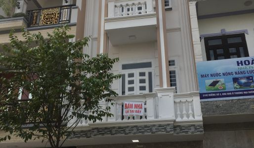 Nhà 1 Trệt 2 Lầu 80M2, Trung Tâm Tp Bến Lức- Đối Diện Ngân Hàng Vietcombank