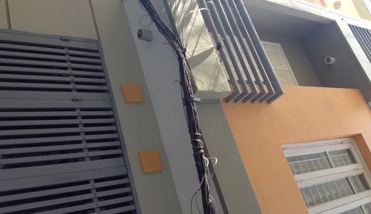 Dưới 4 Tỷ! Ô Tô Đỗ Cửa, Lạc Long Quân, 40M2 X 4T.