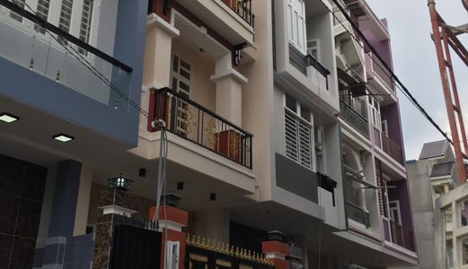 Bán Nhà  1 Trệt 2 Lầu 4x16,7m2 Cách Ql13 50m Cách Đường Hiệp Bình 300m Hiệp Bình Phước Thủ Đức