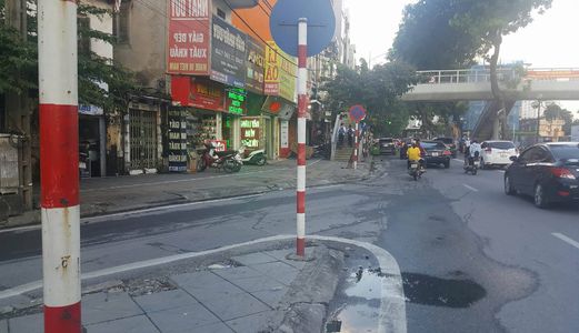 Bán Nhà Đang Cho Thuê Kinh Doanh Mặt Phố Giảng Võ 51m2, Mặt Tiền 5,63m (Giá 12 Tỷ)