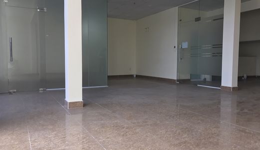 Chính Chủ Cho Thuê Văn Phòng 100M2 Tại Q7, Có Sẵn 3 Máy Lạnh, Ngăn Vách Kính, Khu Vực An Ninh 24/24