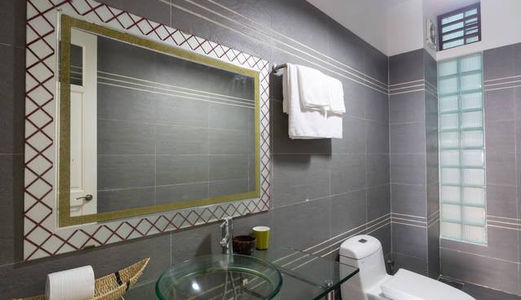 Nhà Nguyên Căn T.homestay, 4 Tầng, Tọa Lạc Ngay Tụ Điểm Du Lịch. Lh Bđs Mizuki: 0942326060