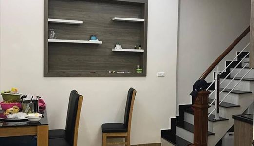 Bán Nhà 5 Tầng Phố Cát Linh, Đẹp, Gần Ôtô Tránh Chỉ 2.8 Tỷ