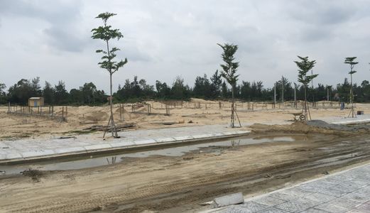 Bán Nhanh Lô Kẹp Cống,đường 20,5M, Cạnh Chợ Khu Sea View 