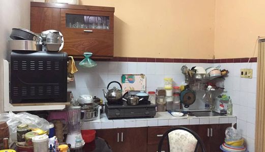 Hẻm Xe Hơi – Cách Mặt Đường 10M – Có Khoảng Sân Đậu Xe.+ Nhà Cũ Xây Chắc Chắn, Cách Hẻm Xe Hơi Đúng