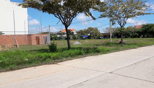 Nhượng 2 Nền Đất 300M2 Tại Khu Công Nghiệp Lớn Bình Dương