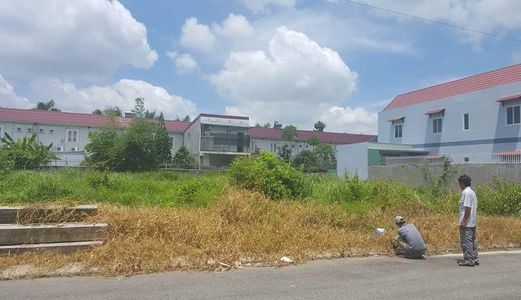 Bán Gấp Miếng Đất Mặt Tiền Đoàn Nguyễn Tuấn, 400M2, Ngang 16M,gần Ql,shr.