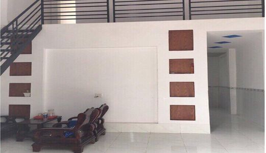 Bán Nhà Rộng Lê Đình Cẩn, 7X10M, Đúc Lửng Kiên Cố, Hẻm Thông
