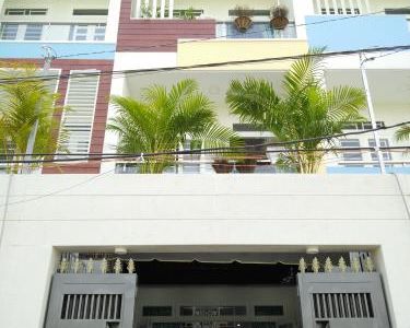 Nhà Liền Kề Phạm Văn Đồng 3 Tấm Đúc Kiên Cố Hẻm Xe Hơi Giá 3.750 Tỷ