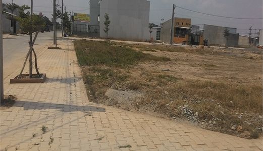 Đất Gần Khu Dân Cư. Mặt Tiền Thuận Lợi Kinh Doanh .Quận 2