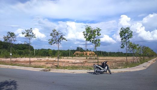 Sang Canada Định Cư Cần Sang Lại 700M2 Đất Thổ Cư Giá 330 Triệu Ở Khu Đô Thị Mới Tỉnh Bình Dương