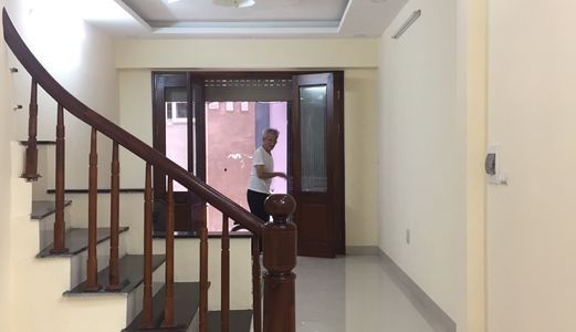 Bán Nhà 5 Tầng Thiết Kế Hiện Đại, Nội Thất Cơ Bản, Vị Trí Tiện Lợi Gần Mặt Đường Nguyễn Hoàng, Mỹ Đình